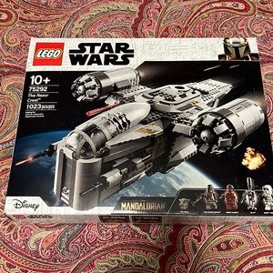 LEGO 75292 Star Wars Mandalorian Razor Crest NWT. Never Opened. 1023 Pieces.